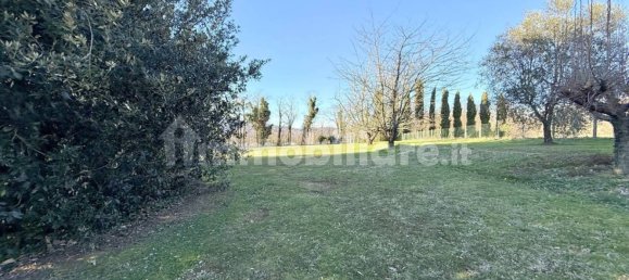 3 Schlafzimmer Villa in Barga, Italy, Nr. 164641 8