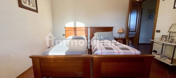 3 Schlafzimmer Villa in Barga, Italy, Nr. 164641 20