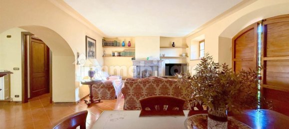 3 Schlafzimmer Villa in Barga, Italy, Nr. 164641 4
