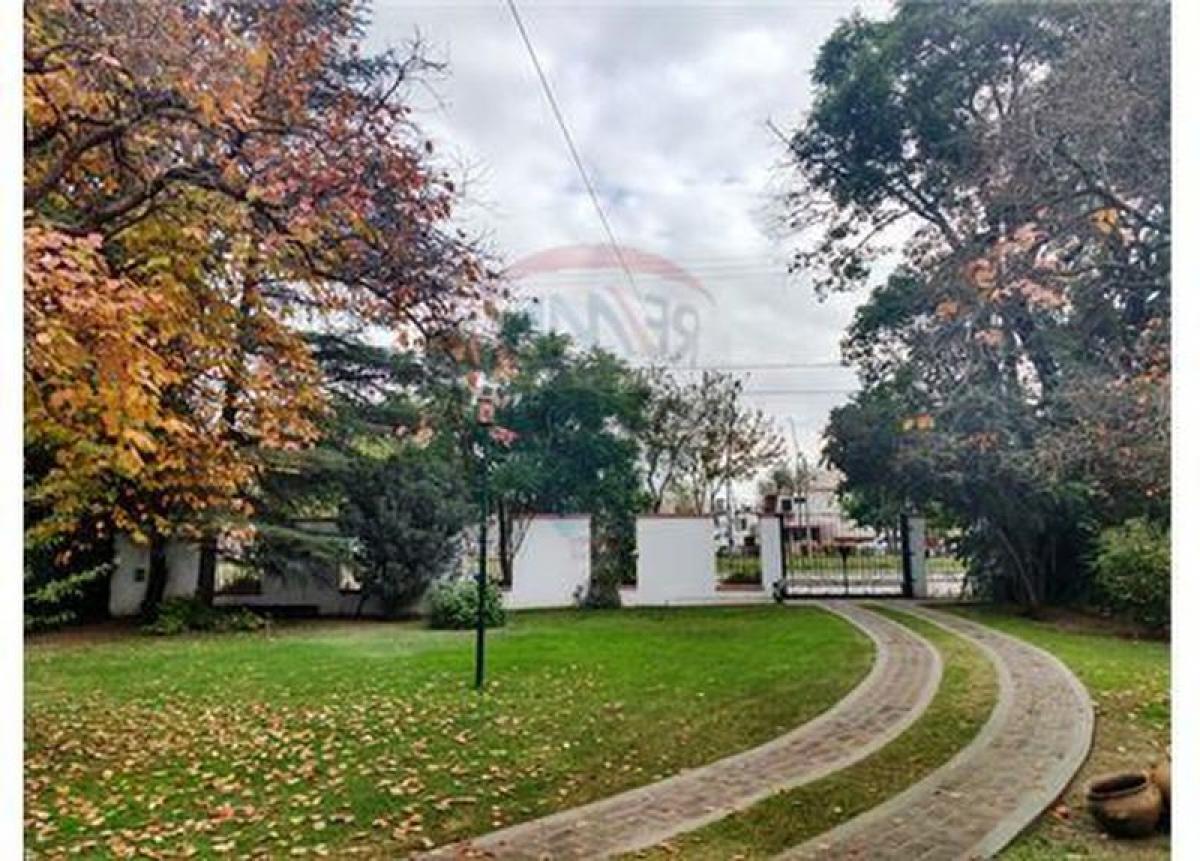 3 bedrooms House in Cordoba, Argentina No. 8377