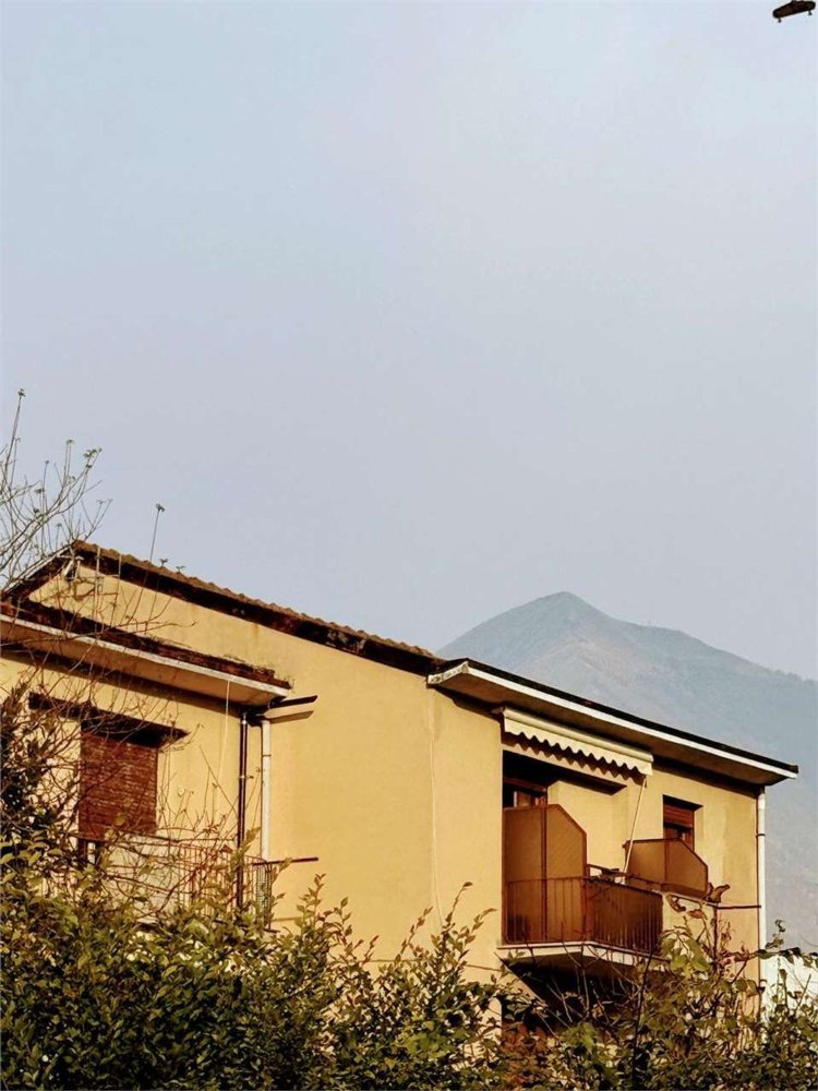 5 rooms Apartment in Piedimulera, Italy No. 88476