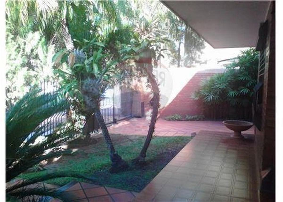 Casa de 5 dormitorios en Misiones, Argentina No. 16586