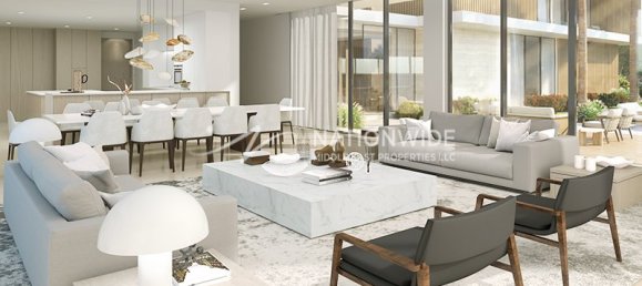 4 bedrooms Villa in Abu Dhabi, UAE No. 102494 4