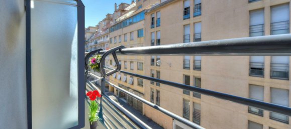 1 bedroom Apartment in Nice, France No. 349836 8
