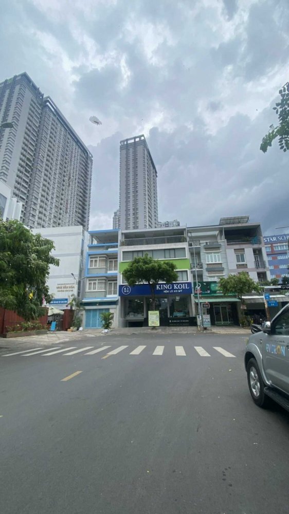 160m² Townhouse in District 7, Vietnam No. 19299