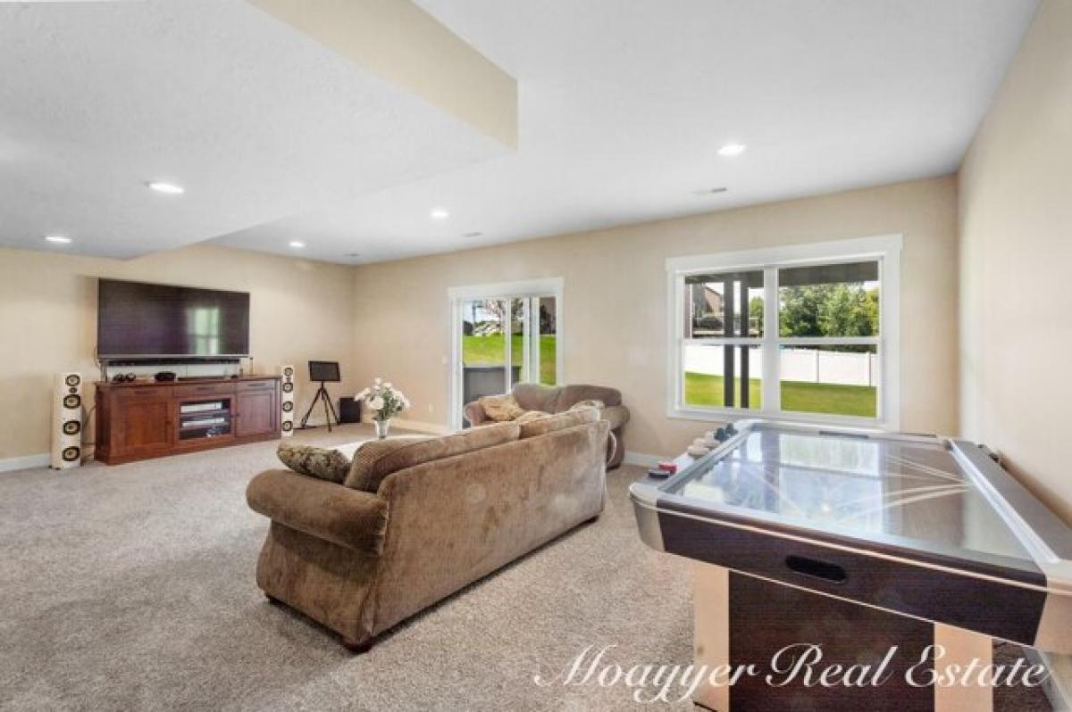 7 bedrooms House in Byron Center, USA No. 406244