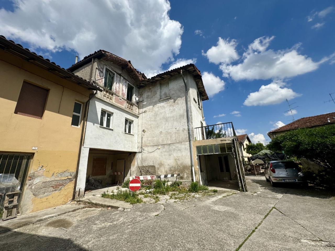 4 rooms Building in San Zeno Naviglio, Italy No. 230849