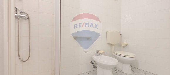 Casa de 3 divisões em Ispra, Italy N.º 204141 27