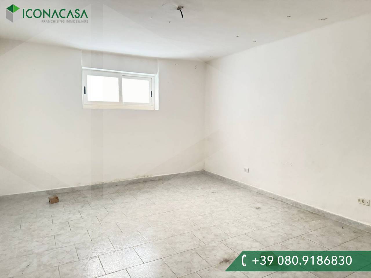 2 rooms Apartment in Bari, Italy No. 22937