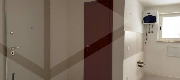 2 rooms Apartment in Bari, Italy No. 22937 2