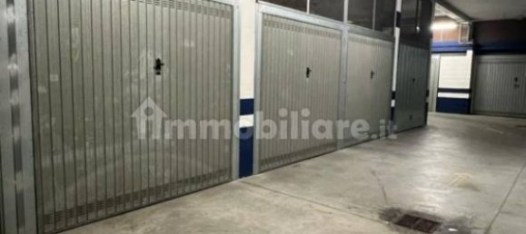  مرآب في Brescia, Italy 14متر مربع رقم 97596 6