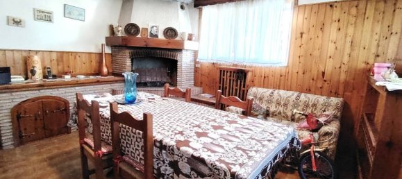 Villa de 3 dormitorios en Caerano di San Marco, Italy No. 328437 5