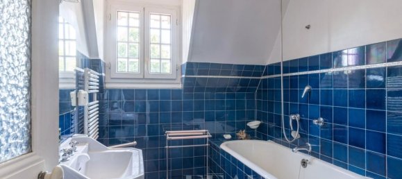 5 bedrooms Villa in Saint-Cloud, France No. 346379 30