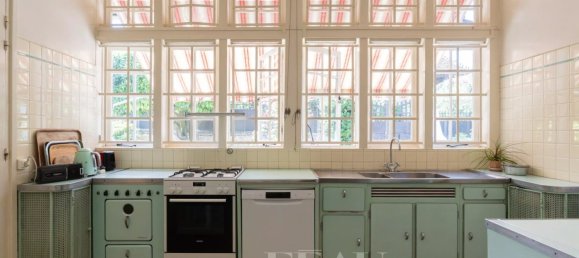 5 bedrooms Villa in Saint-Cloud, France No. 346379 11