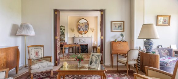 5 bedrooms Villa in Saint-Cloud, France No. 346379 18