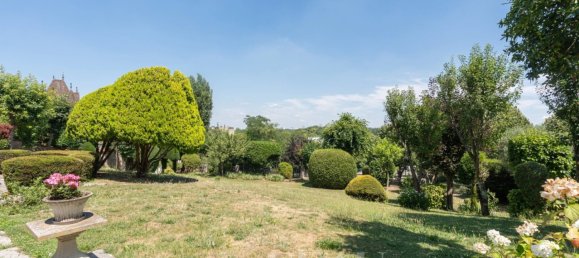 5 bedrooms Villa in Saint-Cloud, France No. 346379 8