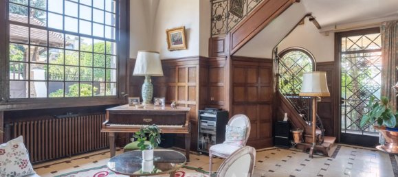 5 bedrooms Villa in Saint-Cloud, France No. 346379 3