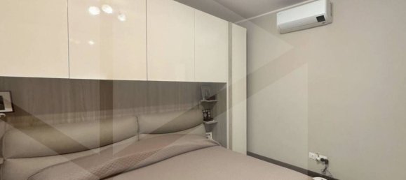2-salle Appartement à San Giuliano Milanese, Italy No. 31161 13