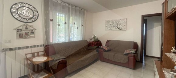 2-salle Appartement à San Giuliano Milanese, Italy No. 31161 2