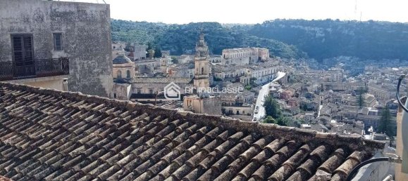 5 rooms House in Modica, Italy No. 89156 7