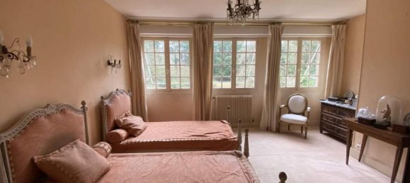 Casa de 4 dormitorios en Cuts, France No. 222215 8