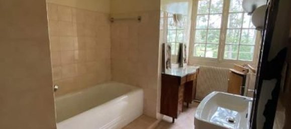 Casa de 4 dormitorios en Cuts, France No. 222215 13