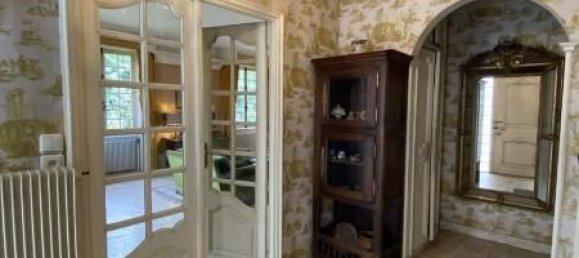 Casa de 4 dormitorios en Cuts, France No. 222215 18