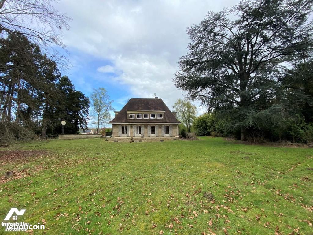 Casa de 4 dormitorios en Cuts, France No. 222215