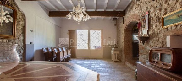 2 bedrooms House in Albinea, Italy No. 266783 2