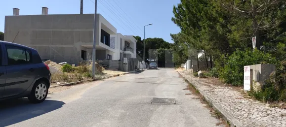 Land in Almada, Portugal No. 60829 9