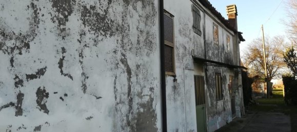 3 rooms House in Piacenza d'Adige, Italy No. 196066 3