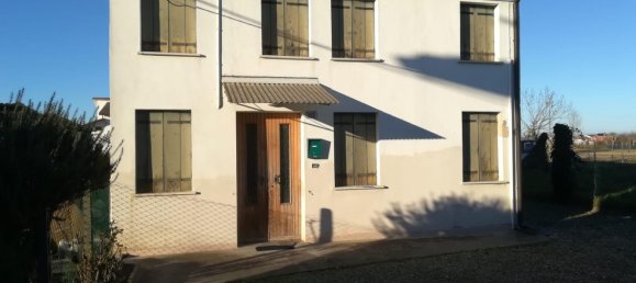 3 rooms House in Piacenza d'Adige, Italy No. 196066 2