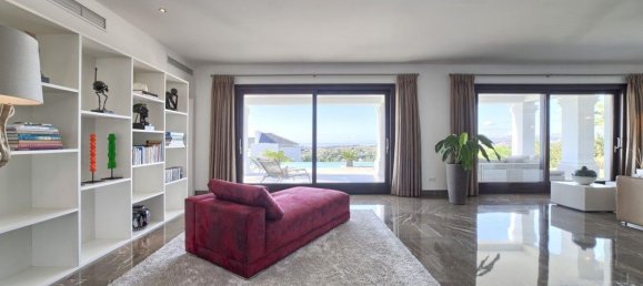 6 bedrooms Villa in Malaga, Spain No. 39375 5