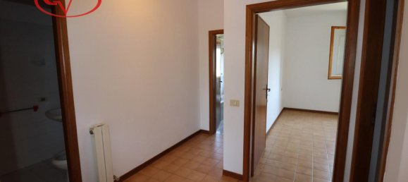 Apartamento de 3 divisões em Montevarchi, Italy N.º 235353 12
