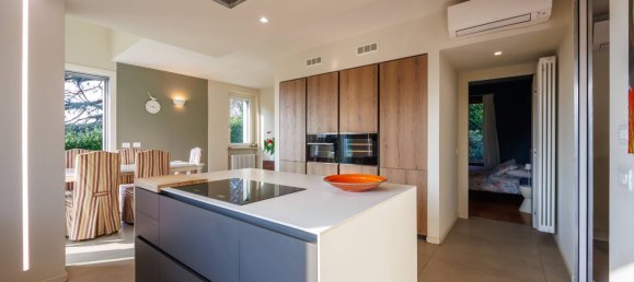 3 bedrooms Villa in Turin, Italy No. 222026 20