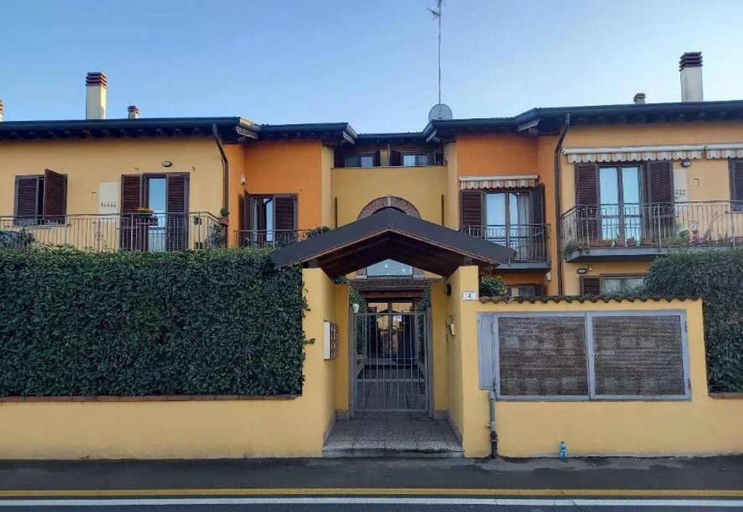 3غرفة شقة في Motta Visconti, Italy رقم 14211