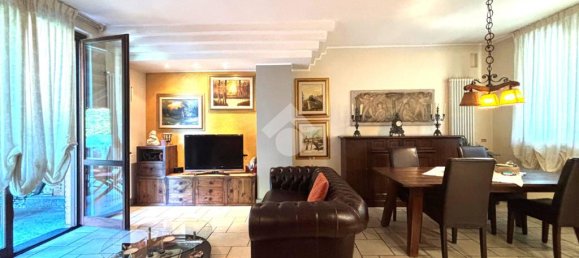 4 bedrooms Villa in Giussano, Italy No. 268831 2