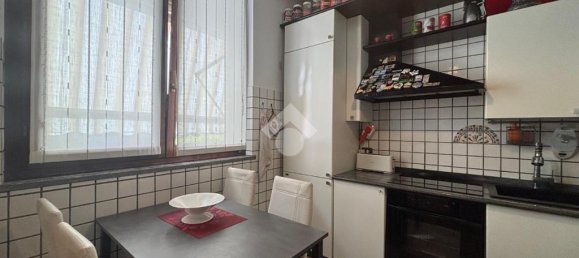 4 bedrooms Villa in Giussano, Italy No. 268831 7