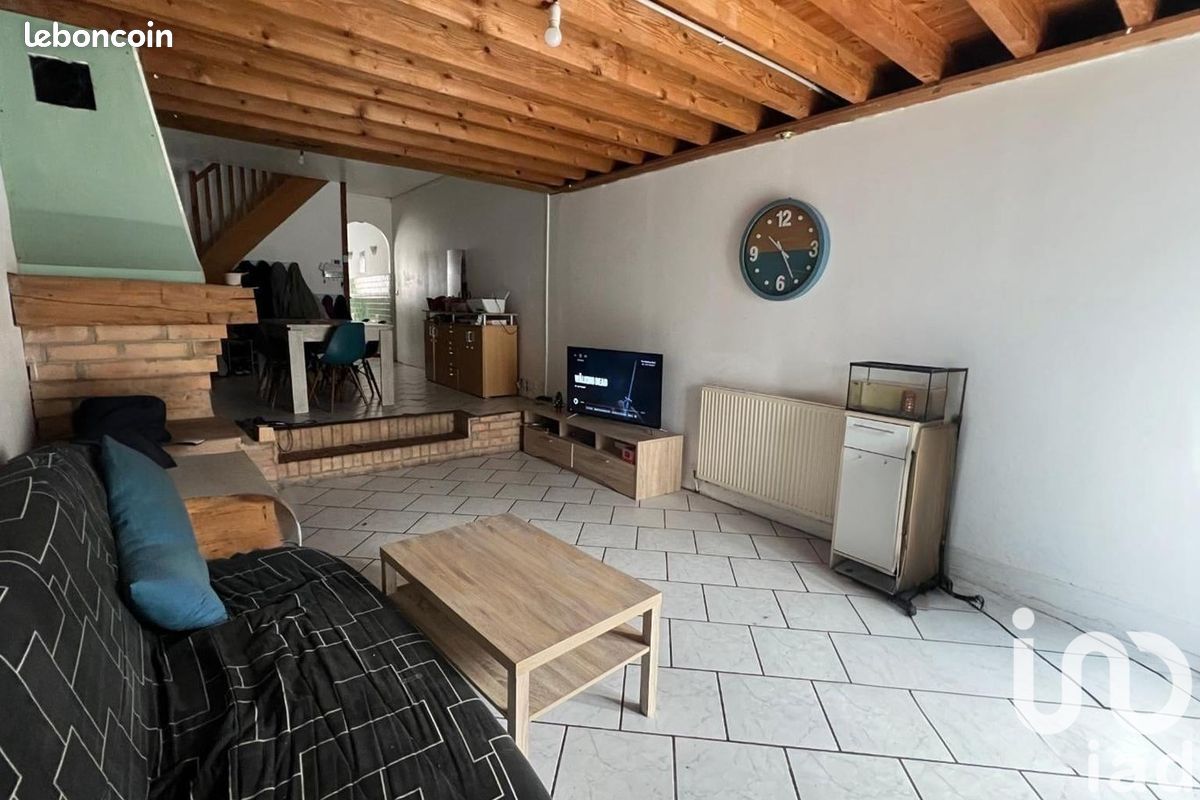 Adosado de 3 dormitorios en Nesle, France No. 226416