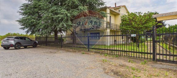 8-Zimmer Villa in Lungavilla, Italy, Nr. 315010 2