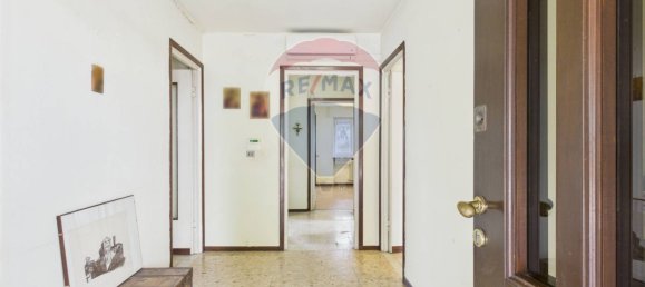 8-Zimmer Villa in Lungavilla, Italy, Nr. 315010 15