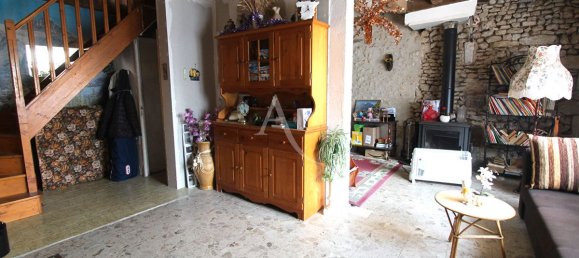 Casa de 4 dormitorios en Saint-Julien-de-Chedon, France No. 83990 6