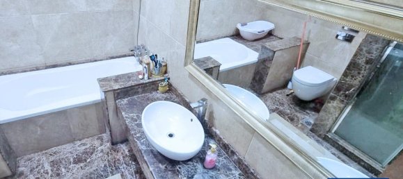 5 bedrooms Villa in Al Quoz, UAE No. 557 8