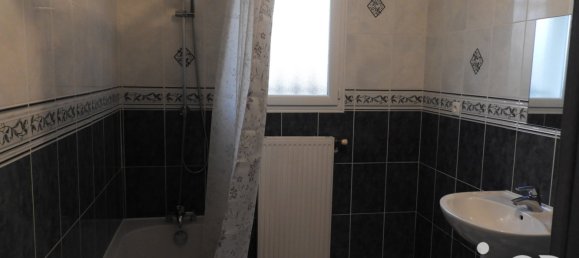 3 bedrooms House in Romorantin-Lanthenay, France No. 70427 3