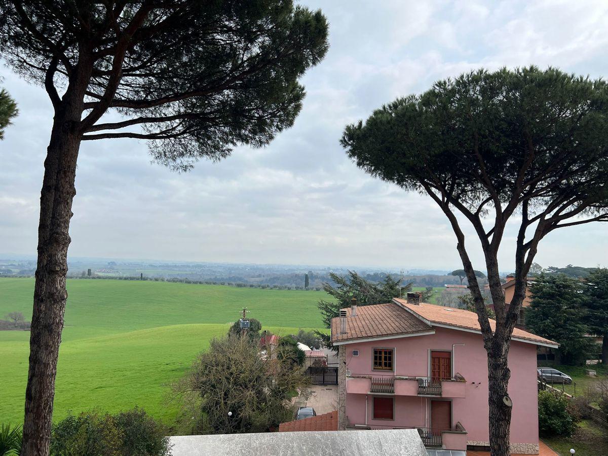 3 rooms Apartment in Rome, Italy No. 152473