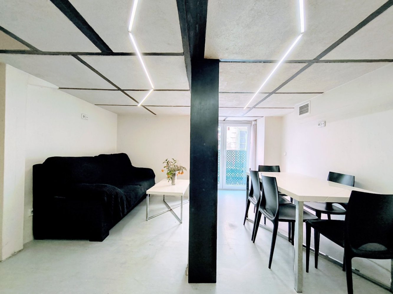 Dúplex de 3 dormitorios en Madrid, Spain No. 169873