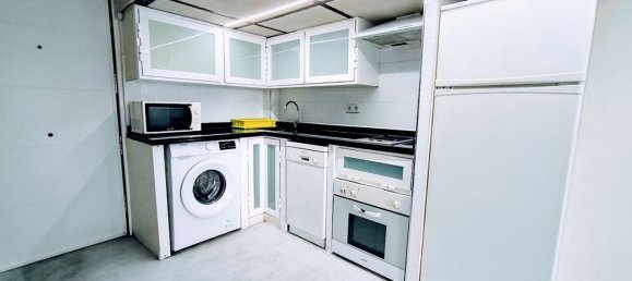 Dúplex de 3 dormitorios en Madrid, Spain No. 169873 36