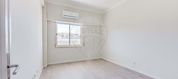 3 Schlafzimmer Wohnung in Odivelas, Portugal, Nr. 352876 13