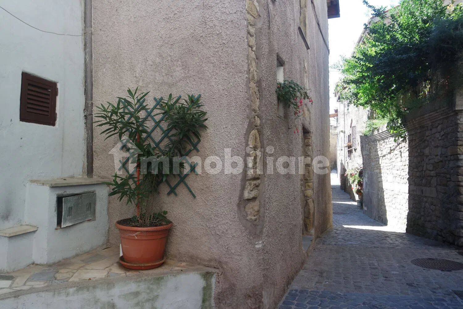 Apartamento de 3 dormitorios en San Vito Romano, Italy No. 152111