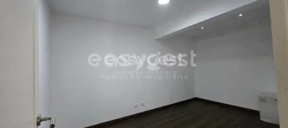 204m² Warehouse in Almada, Portugal No. 67187 17